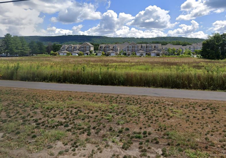 34 Hopmeadow